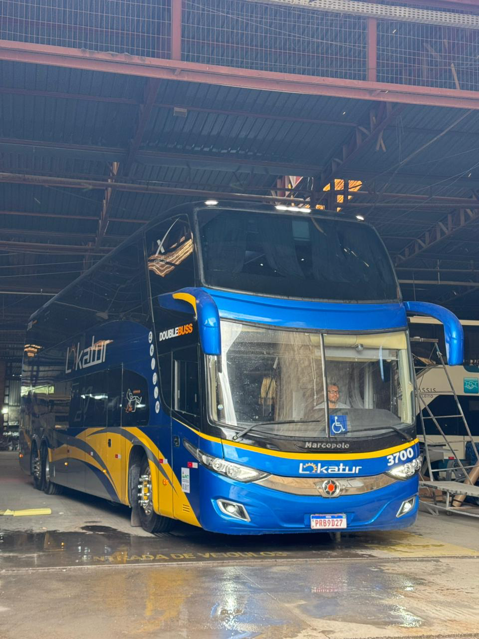 Ônibus em viagem rodoviária